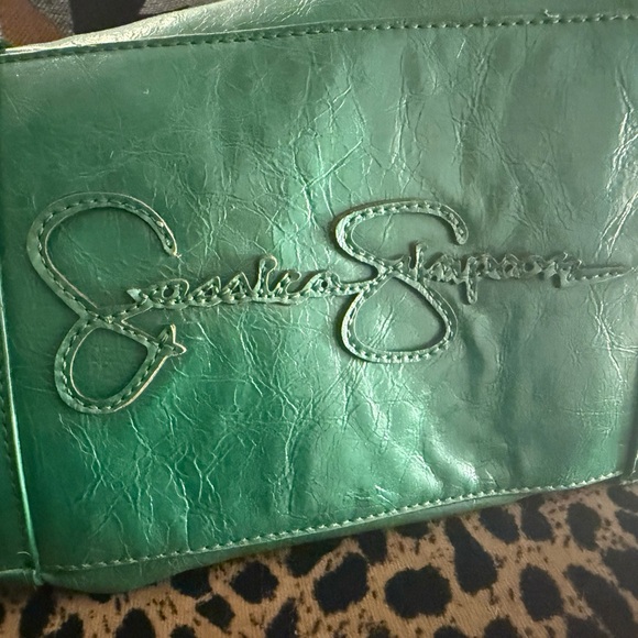 Jessica Simpson Green Shoulder Bag with Unique Stitched Design - Picture 2 of 7
